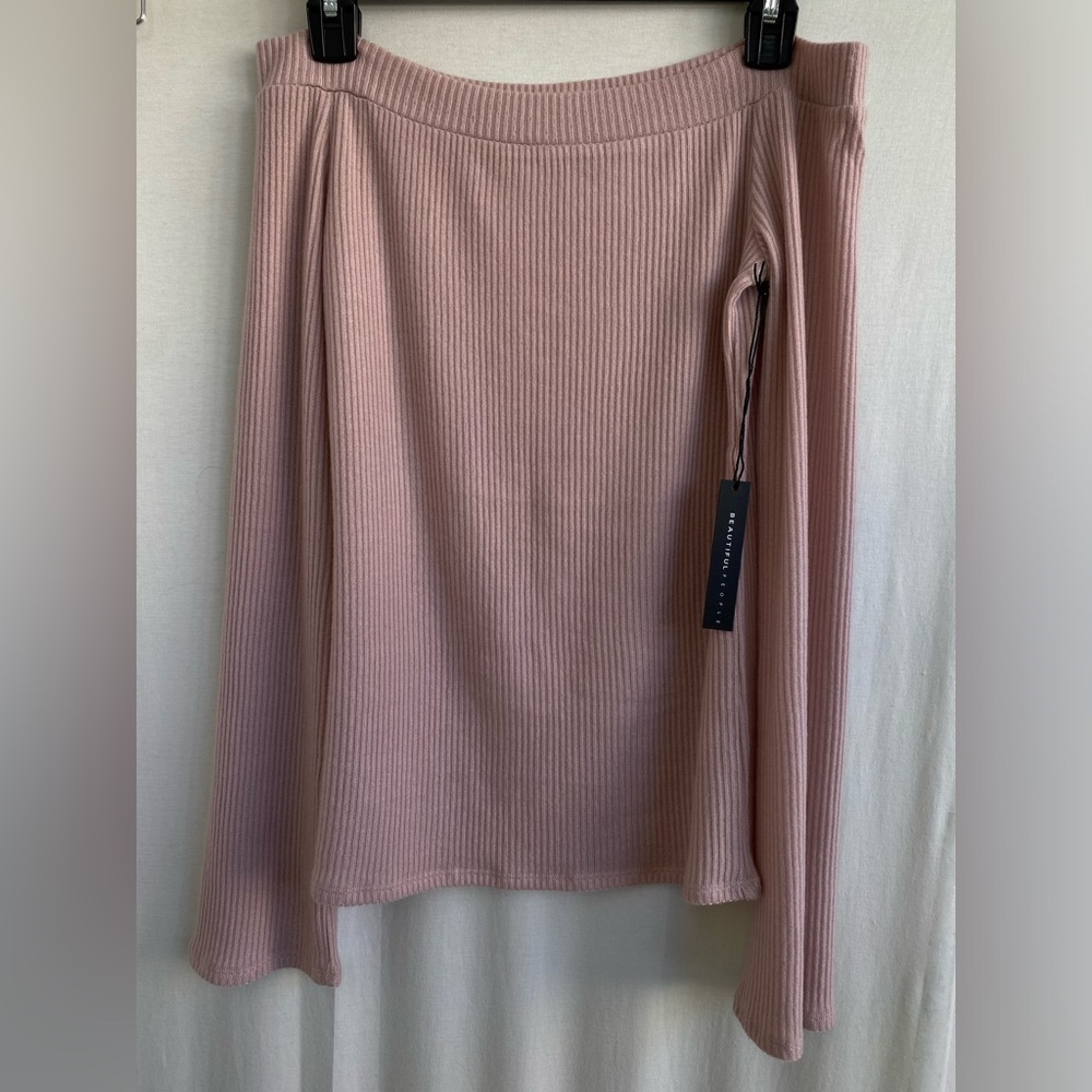 Dusty pink off shoulder top w/ long sleeves